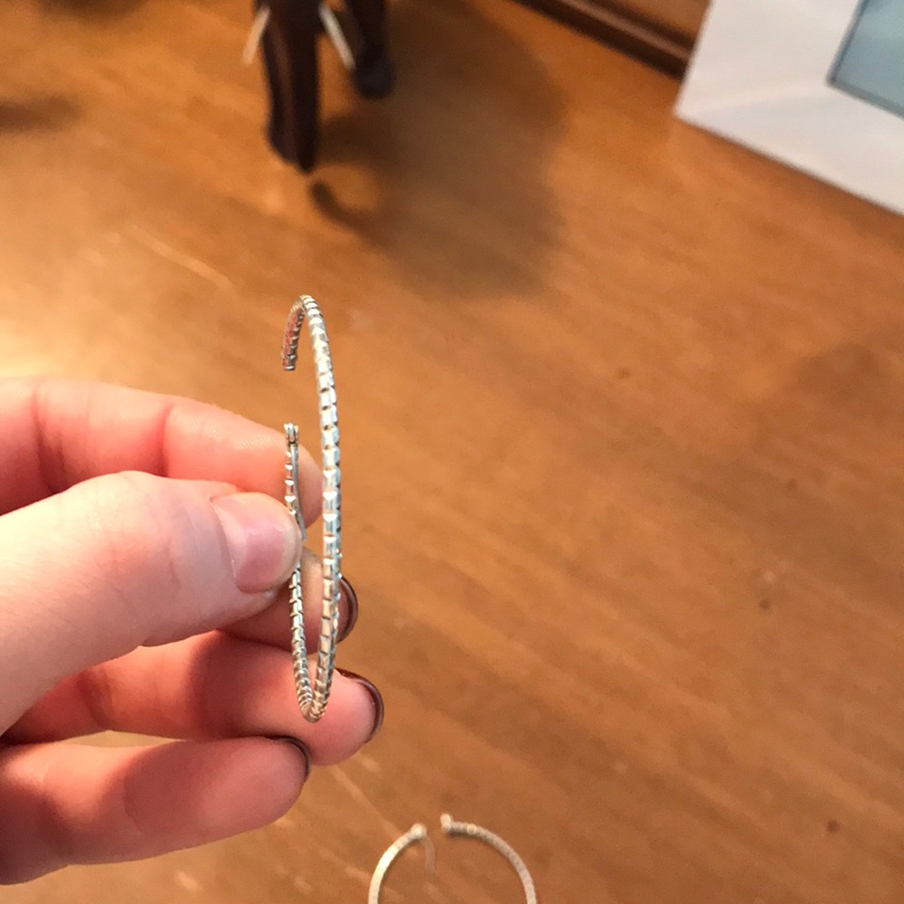Hoop earrings - Picture 2 of 3